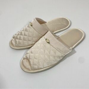 Delicates Cream Quilted Women's Slippers size 8 9 Satin Boudoir